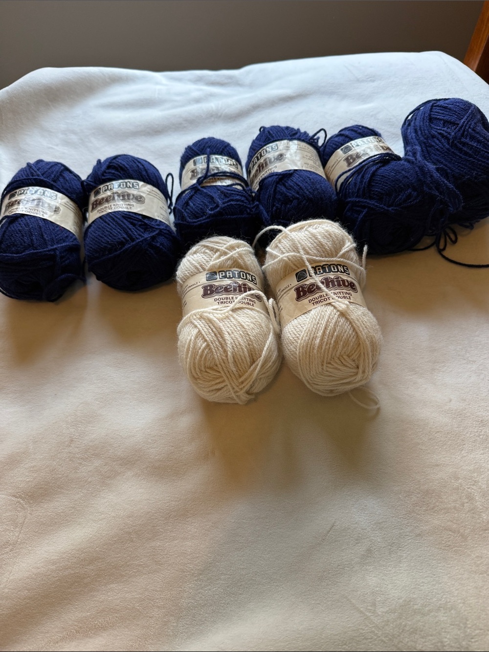 Patons Beehive Yarn Bundle - Navy & Cream